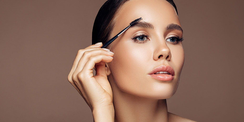 Microblading vs maquillaje: ¿qué opción es mejor para tus cejas?